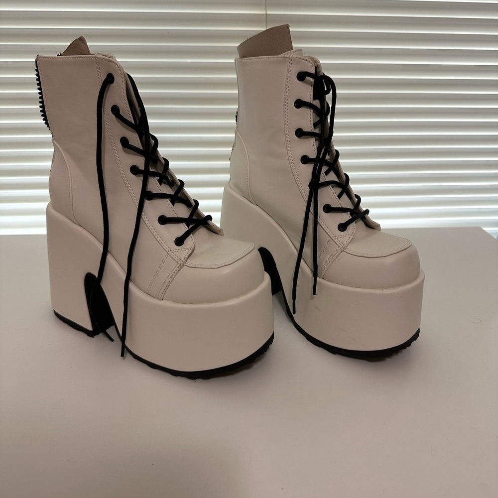 Brand new never worn still in box ready to ship